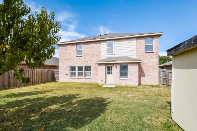 2011 La Salle Trail, Grand Prairie, TX 75052