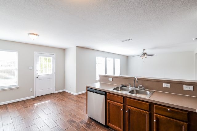 2011 La Salle Trail, Grand Prairie, TX 75052