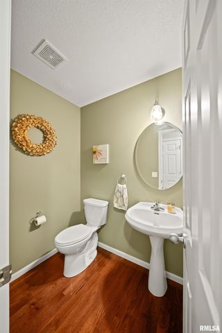 2012 STREAMSIDE Drive, Bettendorf, IA 52722