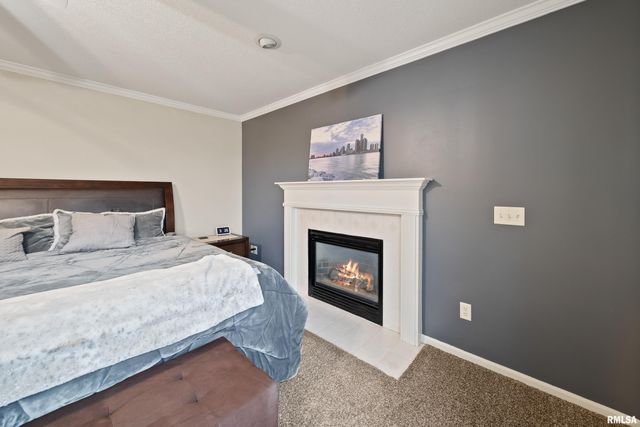 2012 STREAMSIDE Drive, Bettendorf, IA 52722