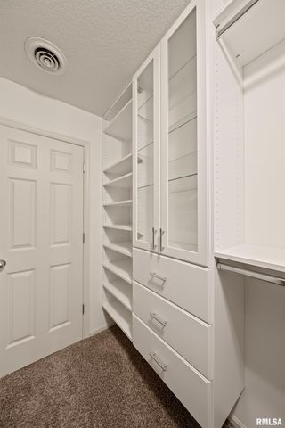 2012 STREAMSIDE Drive, Bettendorf, IA 52722