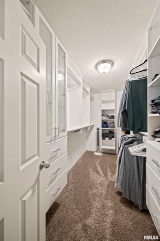 2012 STREAMSIDE Drive, Bettendorf, IA 52722