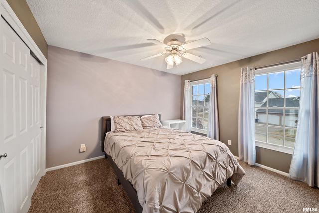 2012 STREAMSIDE Drive, Bettendorf, IA 52722