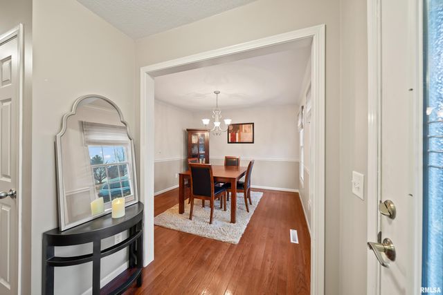 2012 STREAMSIDE Drive, Bettendorf, IA 52722