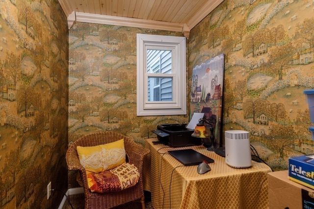 27 Elm Street, Leominster, MA 01453