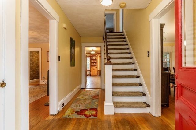 27 Elm Street, Leominster, MA 01453