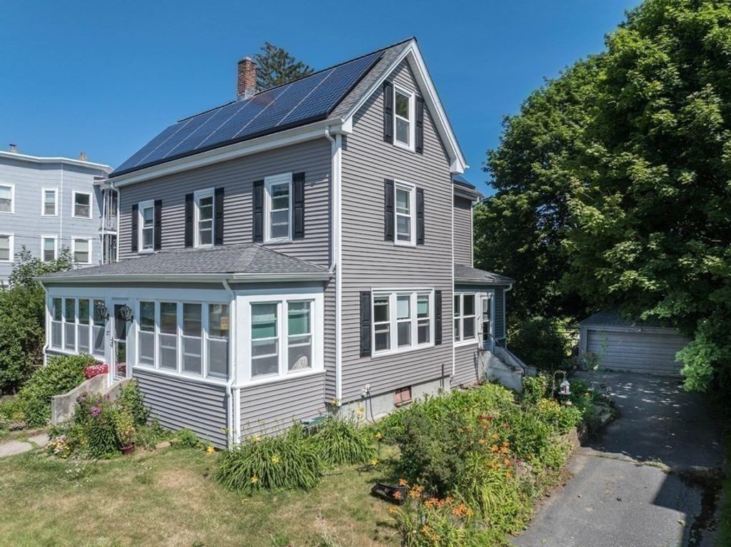 27 Elm Street, Leominster, MA 01453