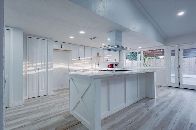 7310 Corta Calle Drive, Houston, TX 77083