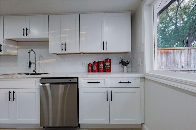 7310 Corta Calle Drive, Houston, TX 77083