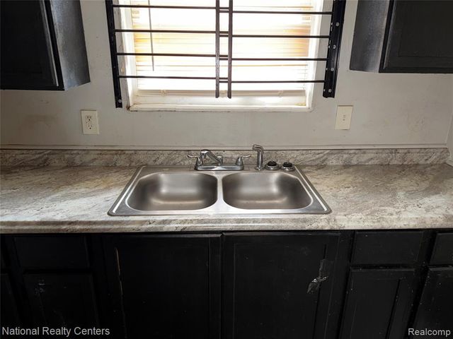 13908 Edmore Drive, Detroit, MI 48205