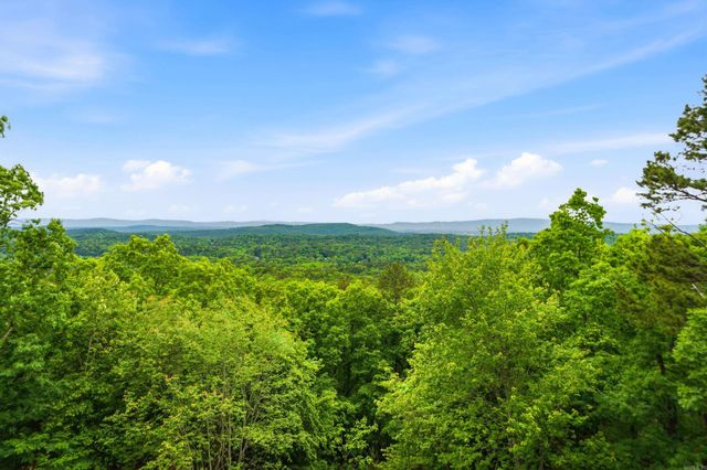 126 E Villena Drive, Hot Springs Village, AR 71909