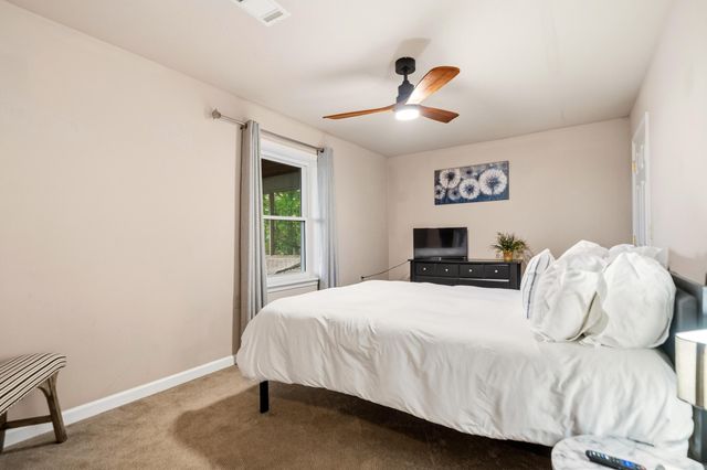 126 E Villena Drive, Hot Springs Village, AR 71909
