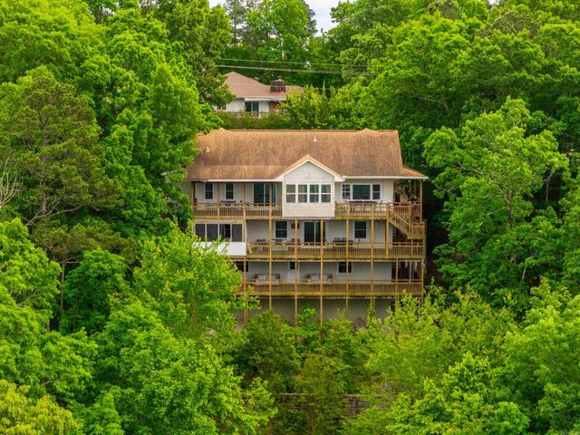 126 E Villena Drive, Hot Springs Village, AR 71909