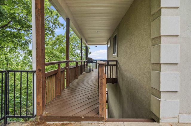 126 E Villena Drive, Hot Springs Village, AR 71909
