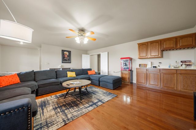 126 E Villena Drive, Hot Springs Village, AR 71909
