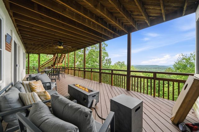 126 E Villena Drive, Hot Springs Village, AR 71909