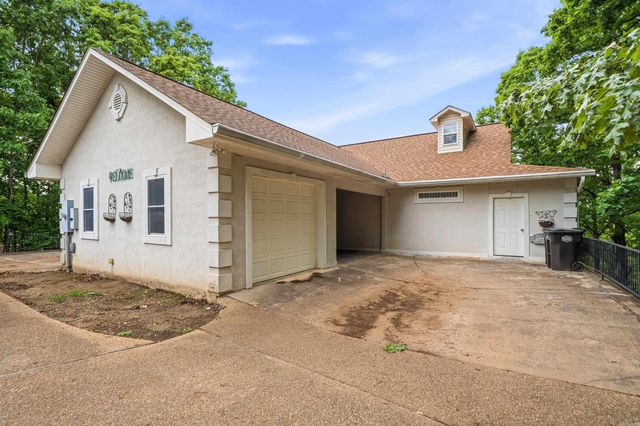 126 E Villena Drive, Hot Springs Village, AR 71909