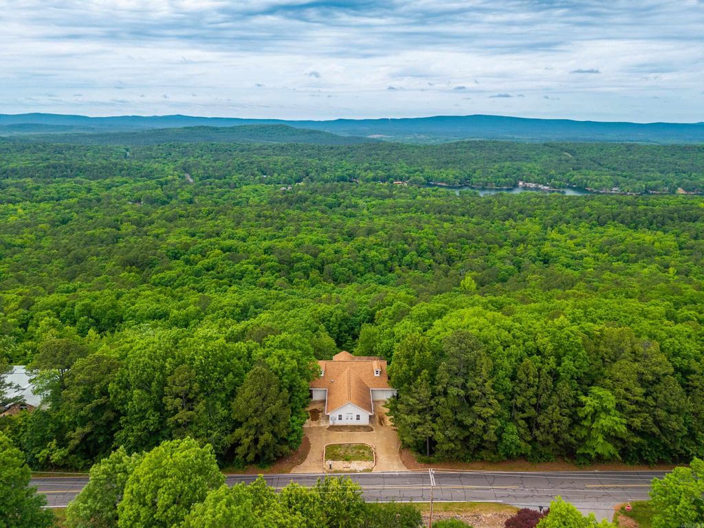 126 E Villena Drive, Hot Springs Village, AR 71909