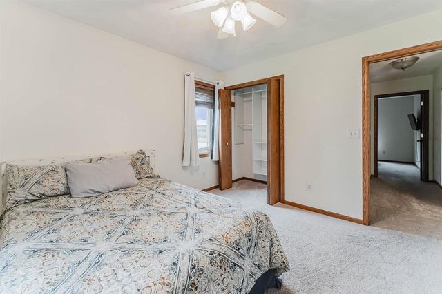1202 WILLOW BEND LANE, Oshkosh, WI 54904