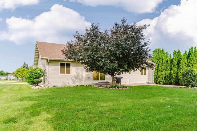 1202 WILLOW BEND LANE, Oshkosh, WI 54904