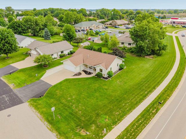 1202 WILLOW BEND LANE, Oshkosh, WI 54904