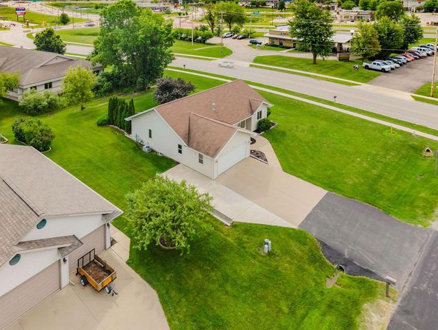 1202 WILLOW BEND LANE, Oshkosh, WI 54904