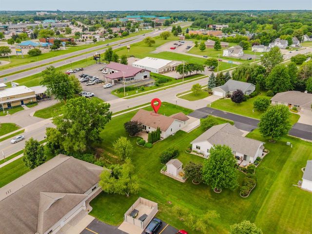 1202 WILLOW BEND LANE, Oshkosh, WI 54904
