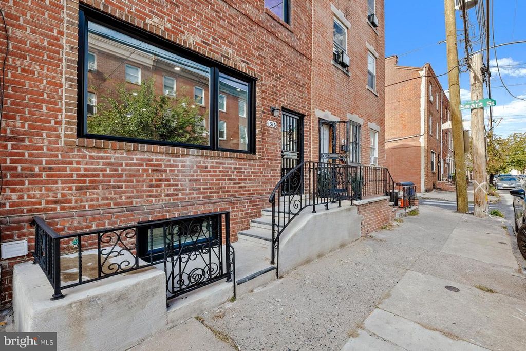 1316 S 6TH ST, Philadelphia, PA 19147