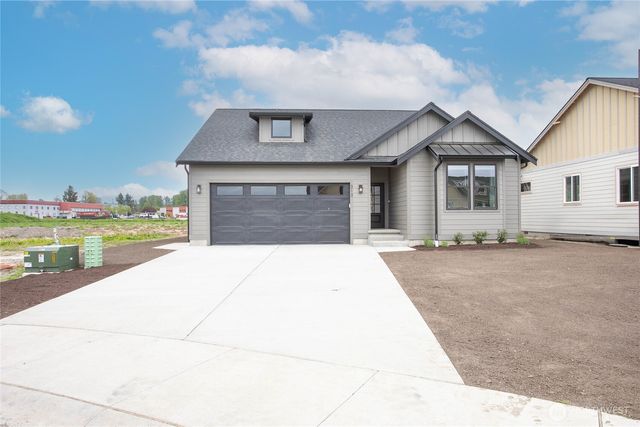 313 W 3rd Street, Everson, WA 98247