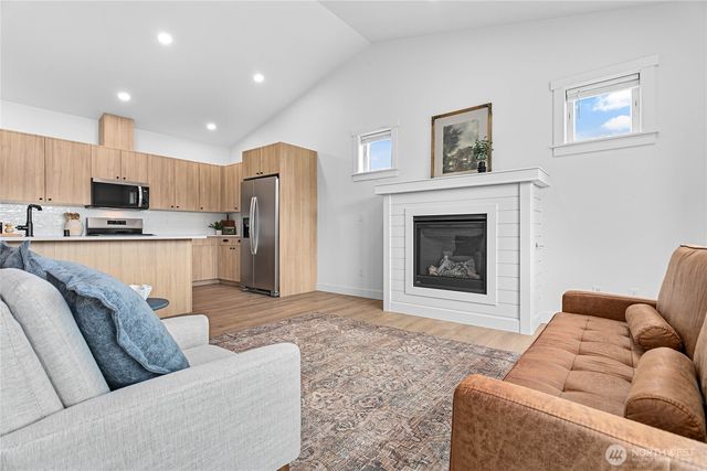 313 W 3rd Street, Everson, WA 98247