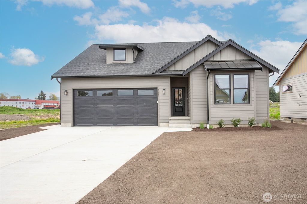 313 W 3rd Street, Everson, WA 98247