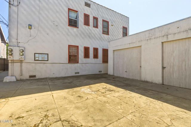 1425 W 48th Street, Los Angeles, CA 90062