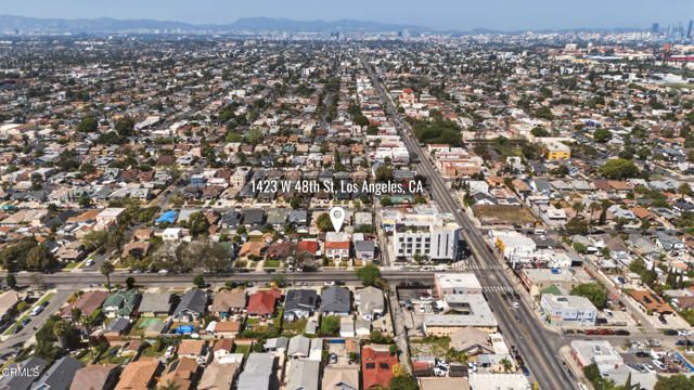 1425 W 48th Street, Los Angeles, CA 90062