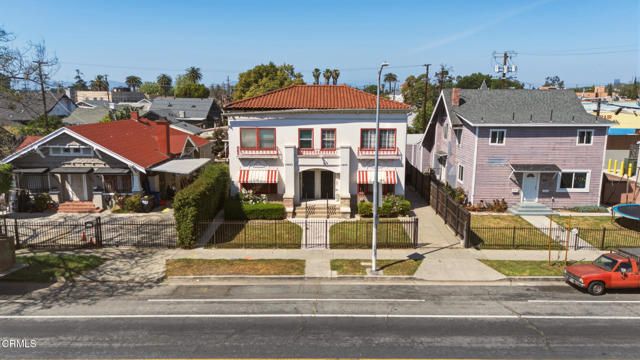 1425 W 48th Street, Los Angeles, CA 90062