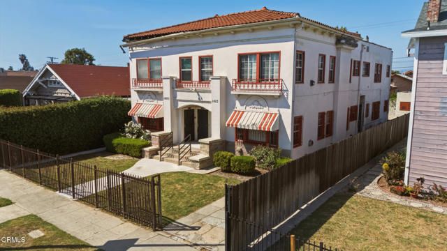 1425 W 48th Street, Los Angeles, CA 90062