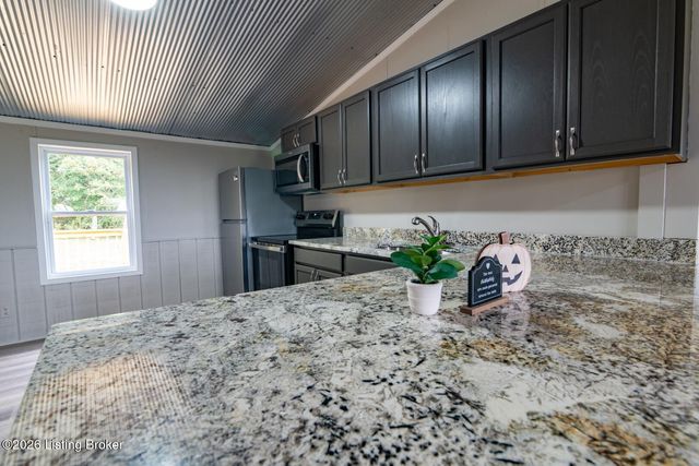 697 Rineyville-Big Springs Rd, Radcliff, KY 40160