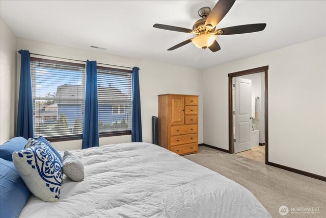 1630 SW Carnegie Street, Oak Harbor, WA 98277