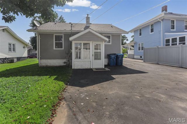 644 N 1st Street, Wood River, IL 62095