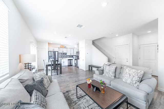 8830 Wolf Moon Drive, Reno, NV 89506