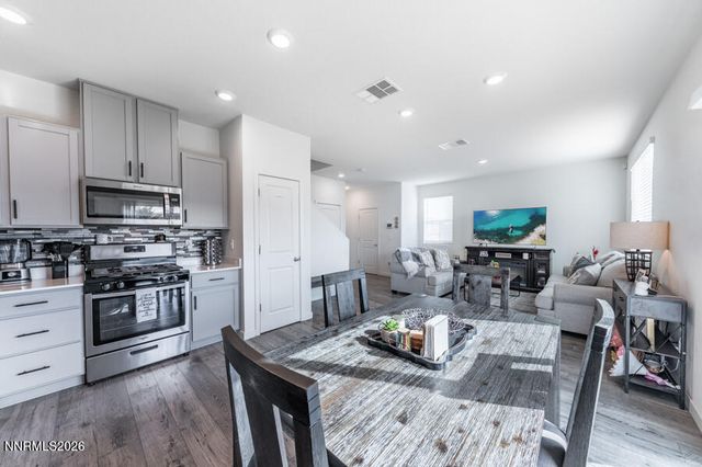 8830 Wolf Moon Drive, Reno, NV 89506