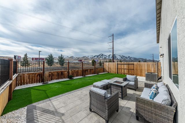 8830 Wolf Moon Drive, Reno, NV 89506