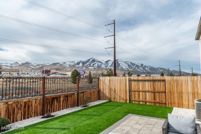 8830 Wolf Moon Drive, Reno, NV 89506