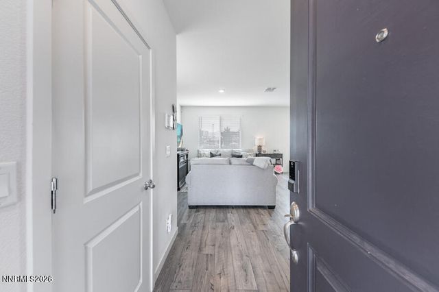 8830 Wolf Moon Drive, Reno, NV 89506