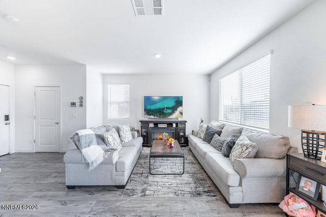 8830 Wolf Moon Drive, Reno, NV 89506