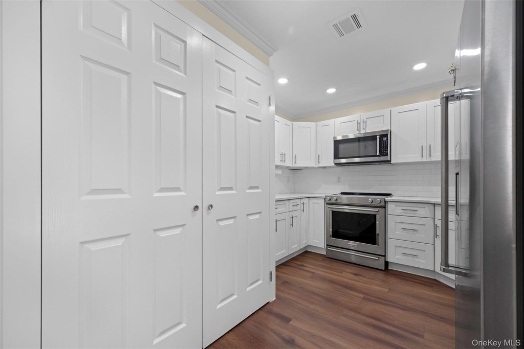 100 Daly Boulevard 1901, Oceanside, NY 11572 — photo 5