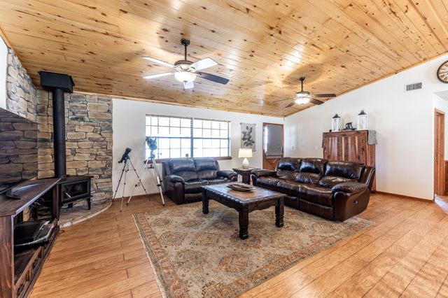 310 Marla Circle, Huntsville, TX 77320