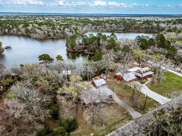 310 Marla Circle, Huntsville, TX 77320