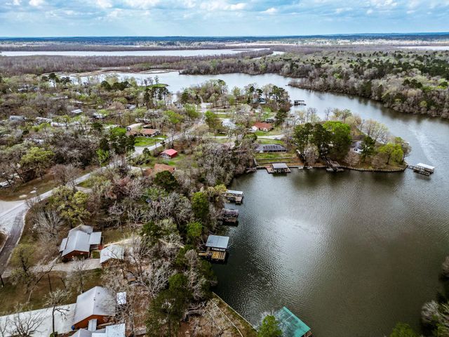 310 Marla Circle, Huntsville, TX 77320