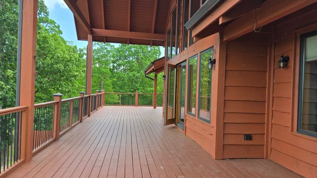 685 River Oaks Dr, Big Sandy, TN 38221