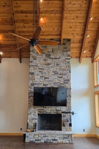 685 River Oaks Dr, Big Sandy, TN 38221